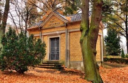 tl_files/music_academy/Aktuelles/Zossen-Friedhof11[1].JPG